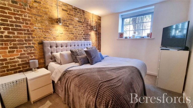 Images for South Block, The Railstore, Gidea Park, RM2