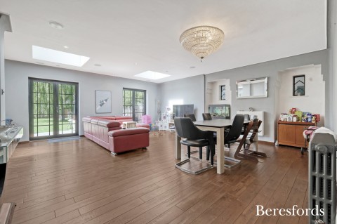 Click the photo for more details of Heath Drive, Gidea Park, Romford, Essex, RM2