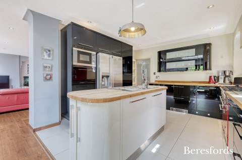 Click the photo for more details of Heath Drive, Gidea Park, Romford, Essex, RM2