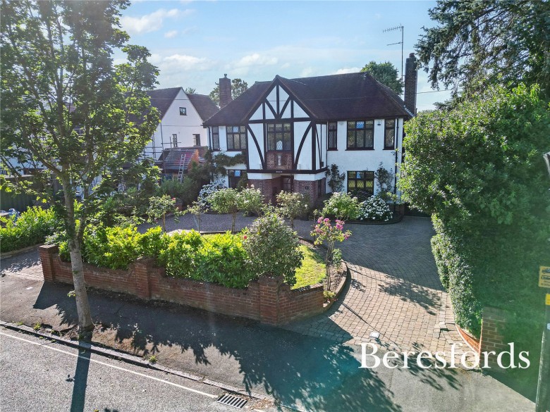Click the photo for more details of Broadway, Gidea Park, Romford, RM2
