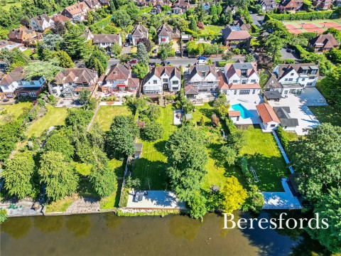 Click the photo for more details of Broadway, Gidea Park, Romford, RM2