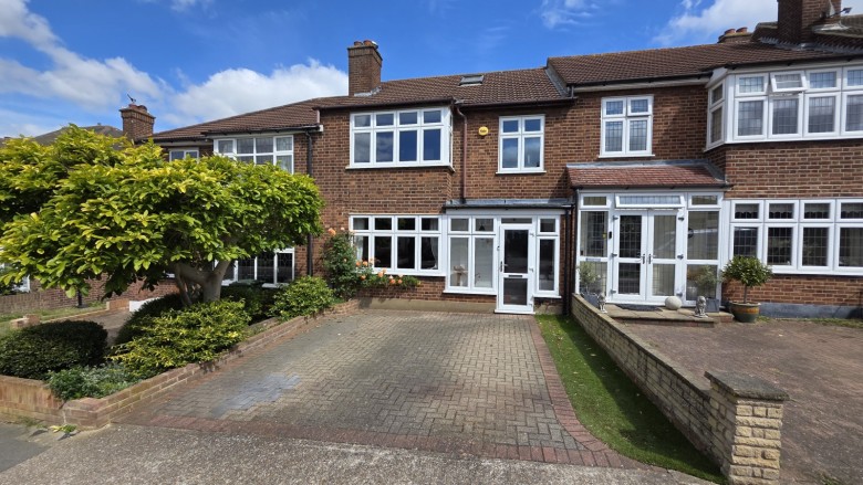 Click the photo for more details of The Ridgeway, Gidea Park, Romford, RM2