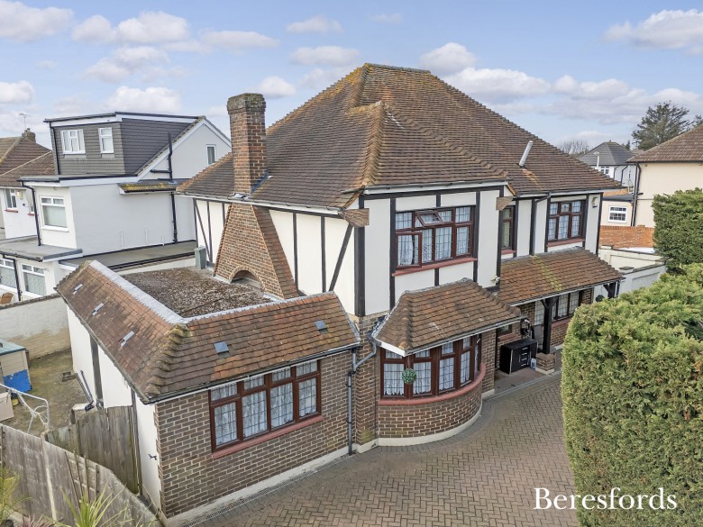 Click the photo for more details of Lower Bedfords Road, Romford, RM1