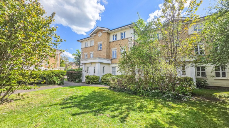 Click the photo for more details of Monkwood Close, Romford, RM1