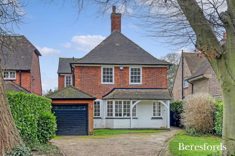 Click the photo for more details of Reed Pond Walk, Gidea Park, RM2