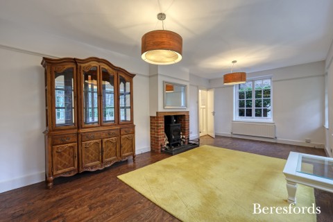 Click the photo for more details of Reed Pond Walk, Gidea Park, RM2