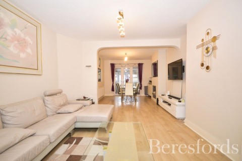 Click the photo for more details of Eastern Avenue East, Romford, RM1