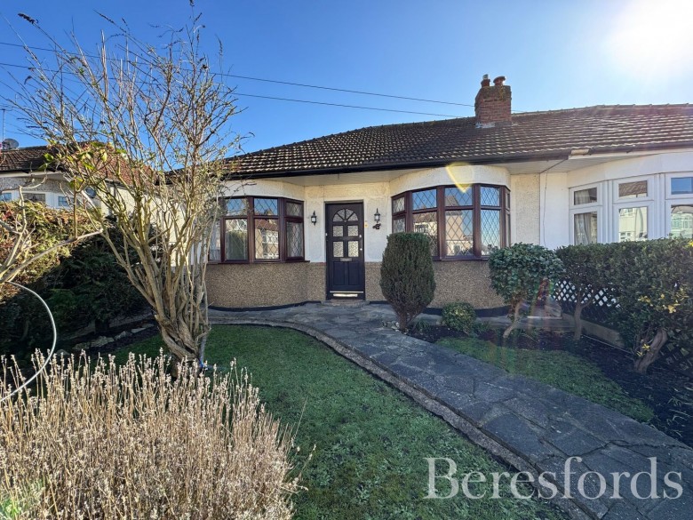 Click the photo for more details of Norman Road, Hornchurch, Essex, RM11