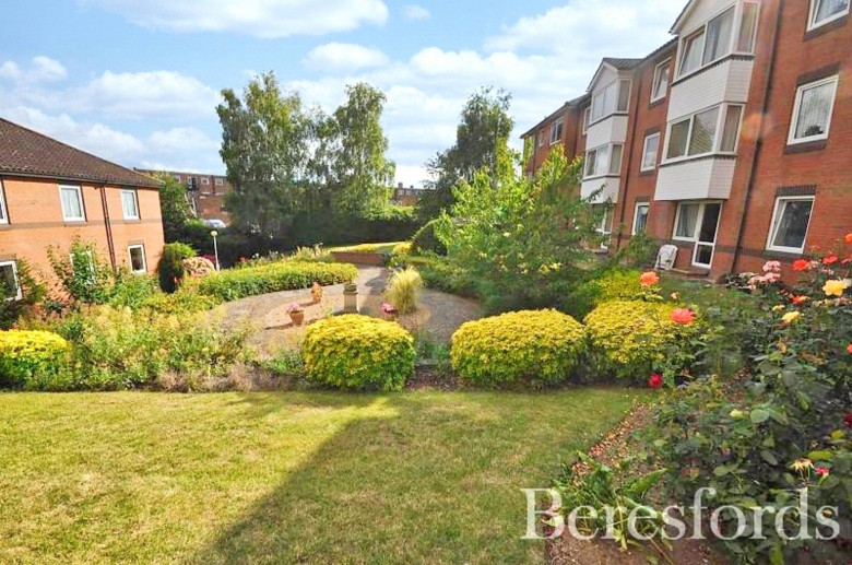 Click the photo for more details of Fentimen Way, Hornchurch, RM11
