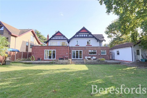 Click the photo for more details of Burntwood Avenue, Hornchurch, Essex, RM11
