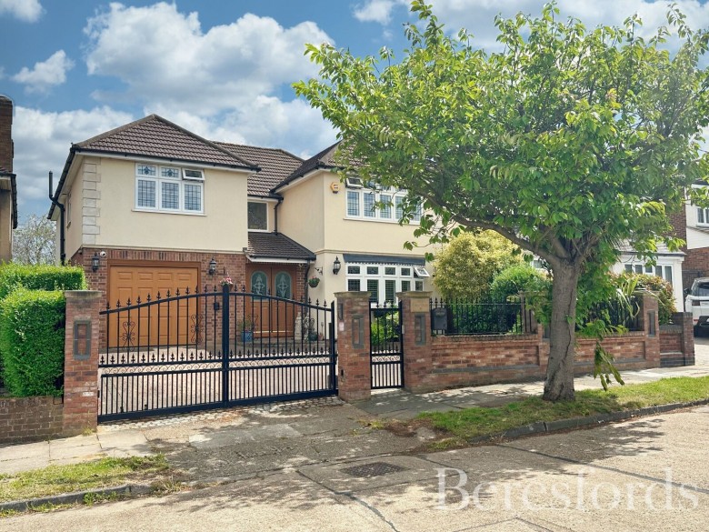Click the photo for more details of Nelwyn Avenue, Hornchurch, RM11