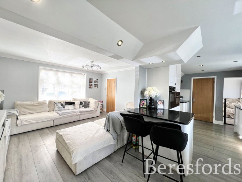 Click the photo for more details of Chestnut Avenue, Hornchurch, RM12