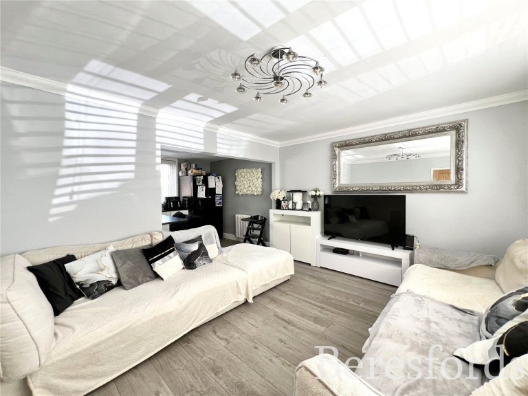 Images for Chestnut Avenue, Hornchurch, RM12