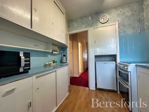 Click the photo for more details of Saunton Road, Hornchurch, RM12