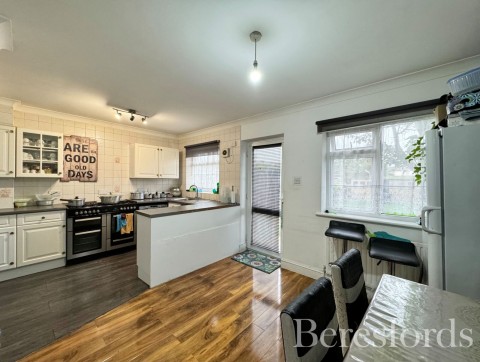 Click the photo for more details of Upper Rainham Road, Hornchurch, RM12