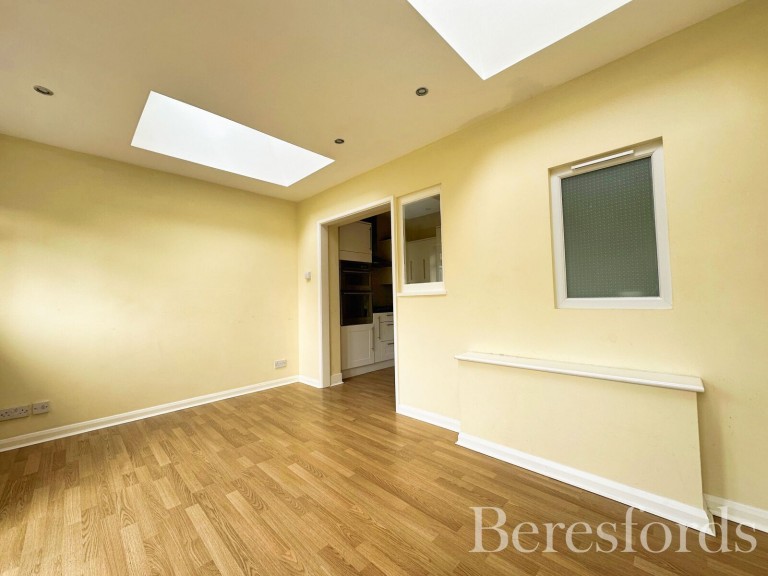 Images for Northumberland Avenue, Hornchurch, RM11