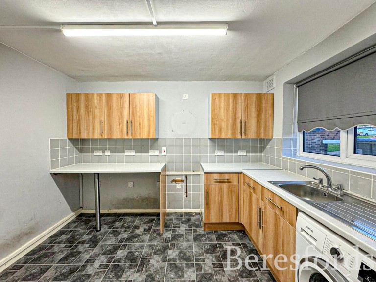 Images for Victor Approach, Hornchurch, RM12