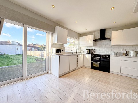 Click the photo for more details of Acacia Avenue, Hornchurch, RM12