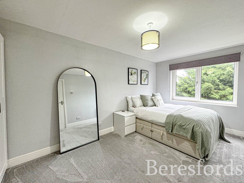 Click the photo for more details of Berkeley Drive, Hornchurch, RM11