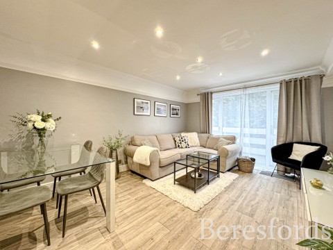Click the photo for more details of Berkeley Drive, Hornchurch, RM11