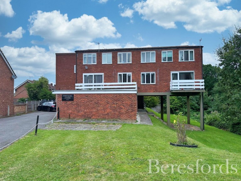 Images for Berkeley Drive, Hornchurch, RM11