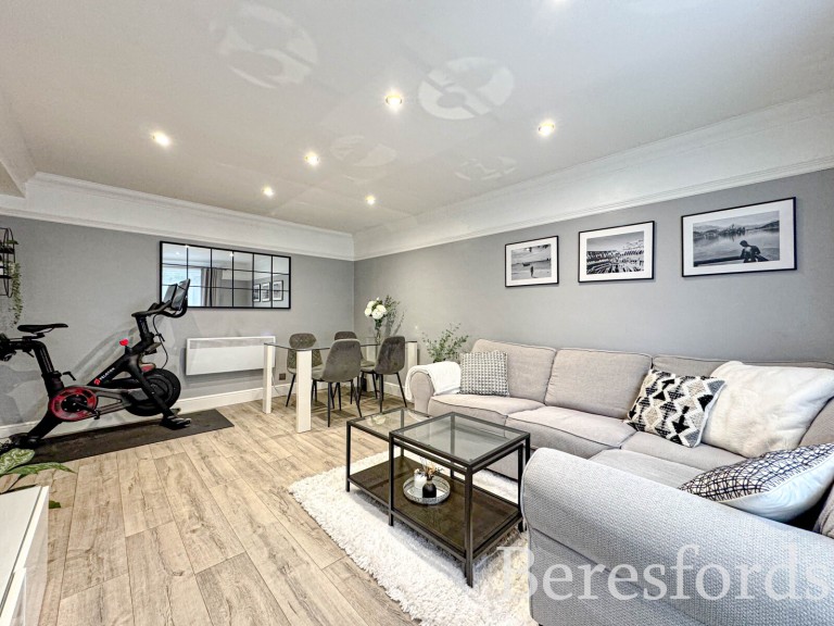 Images for Berkeley Drive, Hornchurch, RM11
