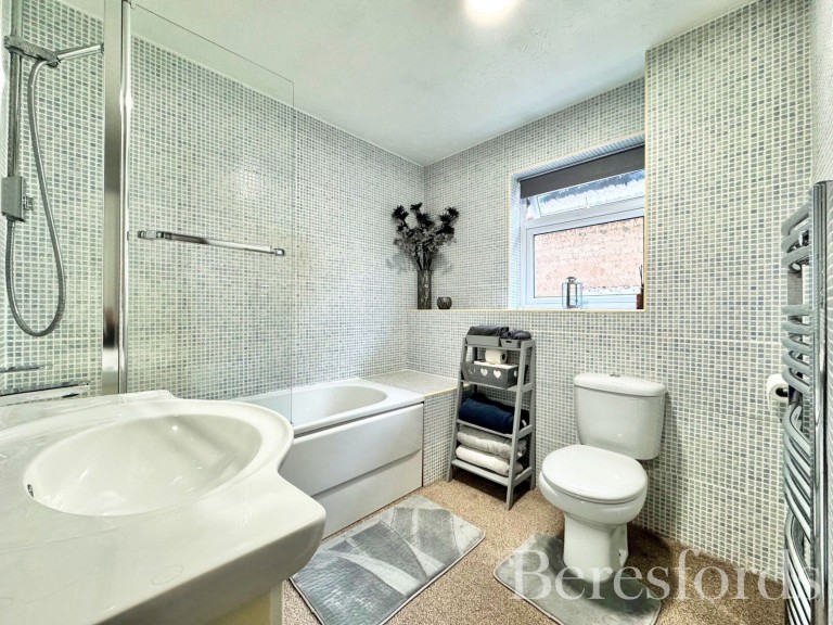 Images for Ilfracombe Crescent, Hornchurch, RM12