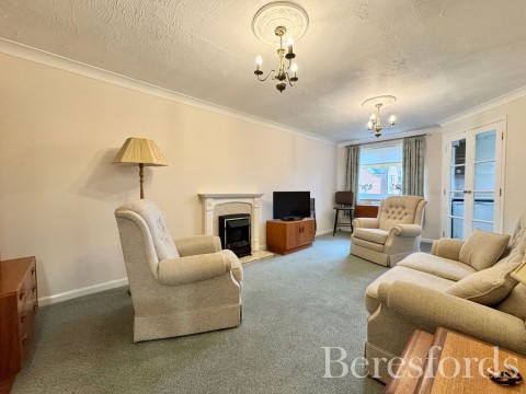 Click the photo for more details of Mavis Grove, Hornchurch, RM12