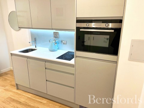 Click the photo for more details of South Street, Romford, RM1