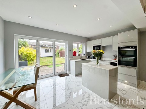 Click the photo for more details of Osborne Road, Hornchurch, RM11