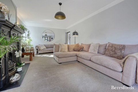 Click the photo for more details of Ardleigh Green Road, Hornchurch, RM11