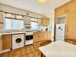 Images for Chiltern Gardens, Hornchurch, RM12