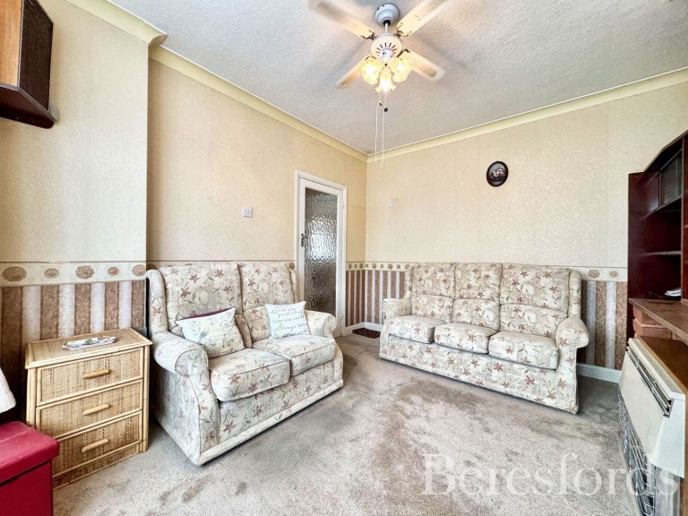 Images for Chiltern Gardens, Hornchurch, RM12