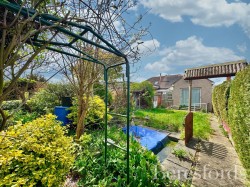 Images for Chiltern Gardens, Hornchurch, RM12