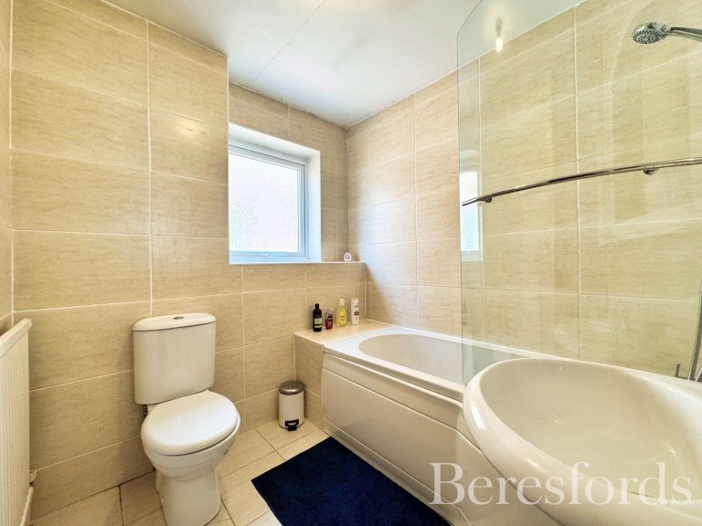 Images for Ilfracombe Crescent, Hornchurch, RM12