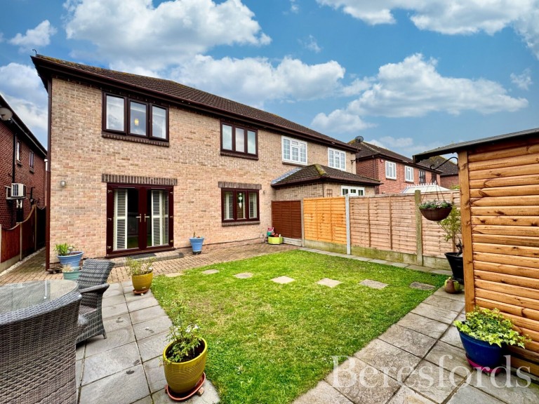 Images for Swanbourne Drive, Hornchurch, RM12
