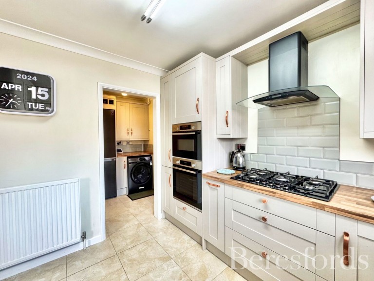 Images for Swanbourne Drive, Hornchurch, RM12