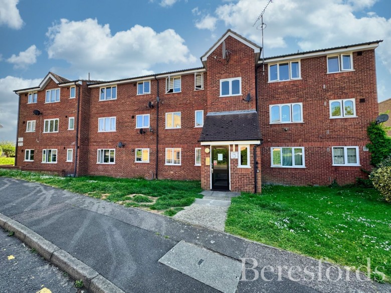 Click the photo for more details of Naunton Way, Hornchurch, RM12