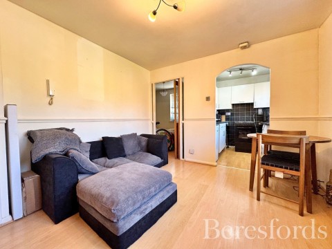 Click the photo for more details of Naunton Way, Hornchurch, RM12