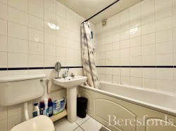 Images for Naunton Way, Hornchurch, RM12