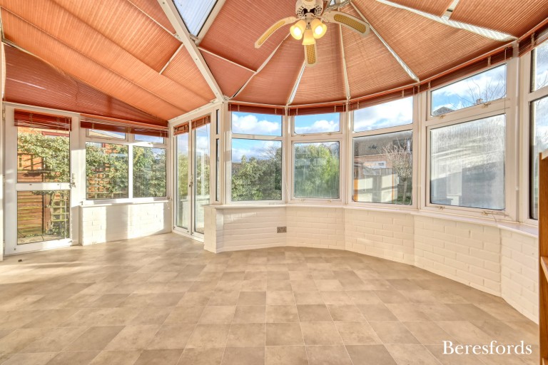 Images for Arlington Gardens, Romford, RM3