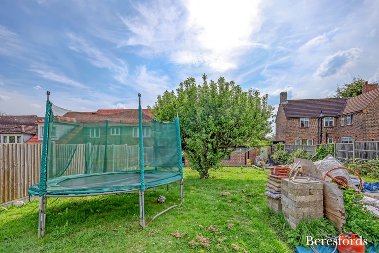 Images for Priory Grove, Romford, RM3