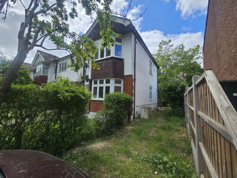 Images for Avenue Road, Harold Wood, Romford, RM3