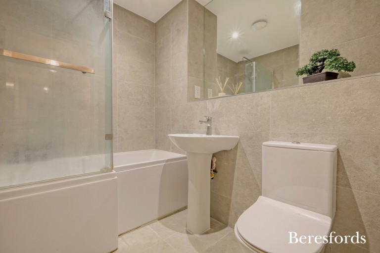 Images for Brick House, 1A Faringdon Avenue, Romford, RM3