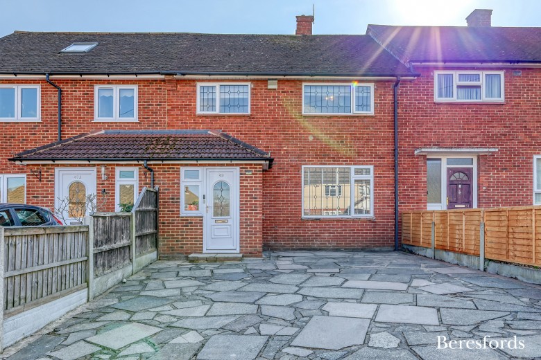 Click the photo for more details of Oakley Drive, Romford, RM3