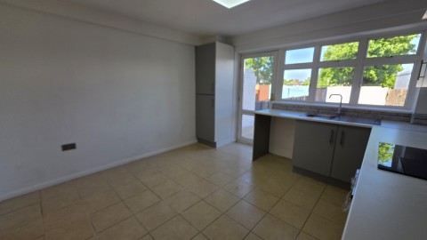 Click the photo for more details of Queens Park Road, Harold Wood, RM3