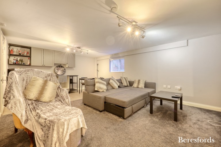 Images for Neave Crescent, Romford, RM3