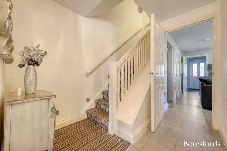 Images for Neave Crescent, Romford, RM3