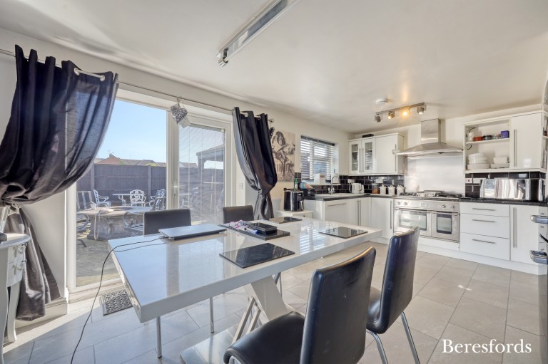 Images for Neave Crescent, Romford, RM3