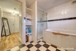 Images for Neave Crescent, Romford, RM3
